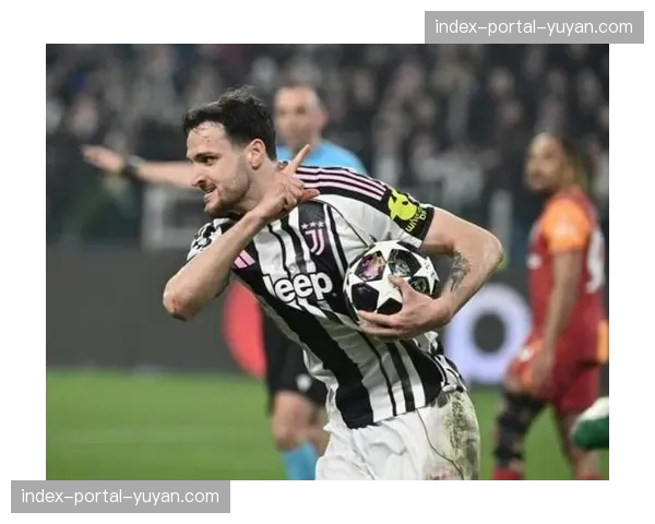 凯利红牌离场怒踹墙壁，尤文图斯主场球迷掌声致敬悲壮出局