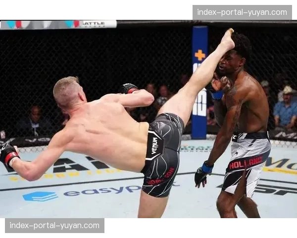 UFC格斗之夜：霍兰德断头台降服取胜，赛后现场求婚女友